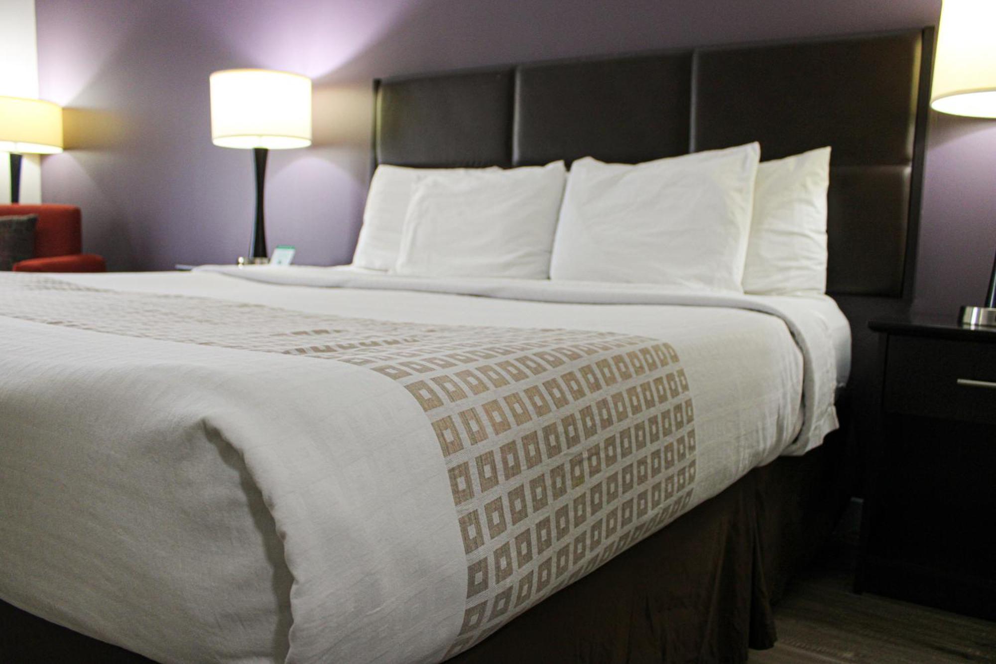 Parkwood Inn & Suites Manhattan Dış mekan fotoğraf